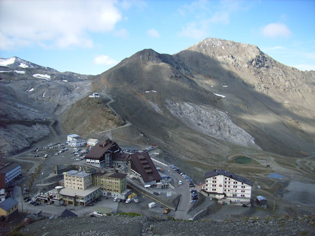 Rötlspitz/Punta Rosa (3026 m) und Monte Scorluzzo (3095 m)